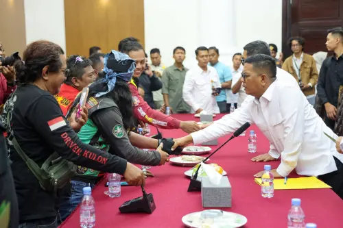 Andra Soni Gerak Cepat Respons Tuntutan Ojol Banten