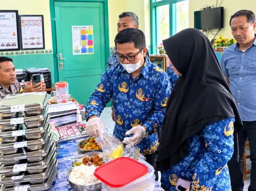 Sembilan Siswa SDN Kampung Dalam 3 Kota Kediri Keracunan Usai Santap MBG