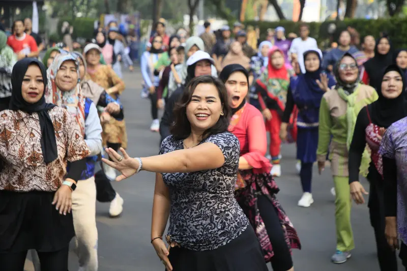 Batik Jadi Gaya Hidup, Santika Premiere Bintaro Semarakkan Hari Batik Nasional