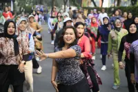 Batik Jadi Gaya Hidup, Santika Premiere Bintaro Semarakkan Hari Batik Nasional