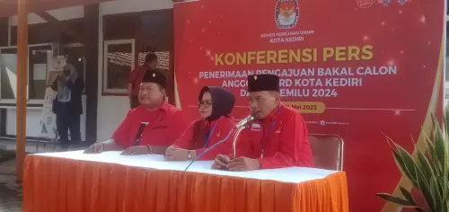 PDI Perjuangan Daftar 30 Bacaleg, &nbsp;KPU Kota Kediri: Dokumen Dinyatakan Lengkap
