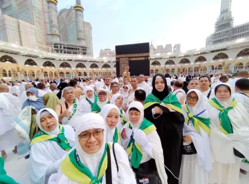 Kloter 10 JKG Asal Tangsel Laksanakan Umrah Wajib, Perasaan Haru Melihat Ka\'bah