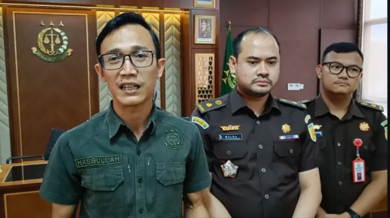 Calo \"Si Kembar\" Raup Keuntungan 2,1 Miliar, Kasus Penipuan iPhone  Jalani Persidangan