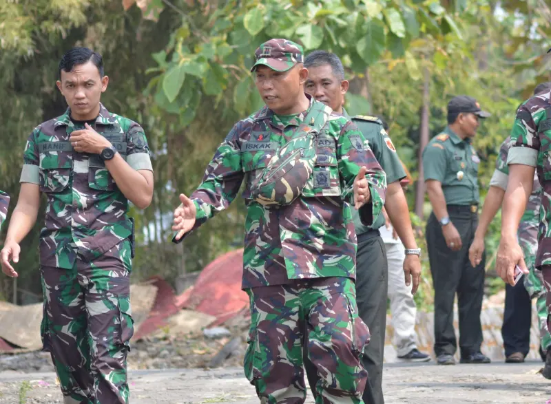 Pastikan Sesuai Rencana, Pasiter Kodim 0809/Kediri Monitoring Pengerjaan TMMD 117&nbsp;