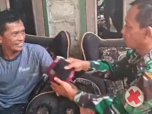 Tim Kesehatan TMMD 117 Kodim 0809/Kediri, Periksa Kesehatan Personil Satgas dan Warga