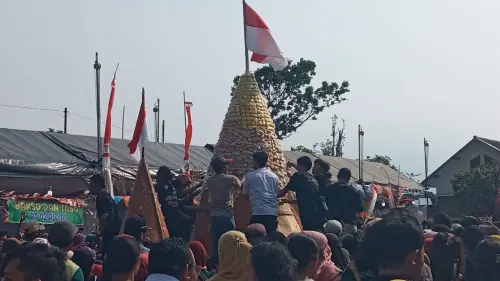 Dua Puluh Ribu Tahu Warnai Festival Keempat di Kabupaten Kediri