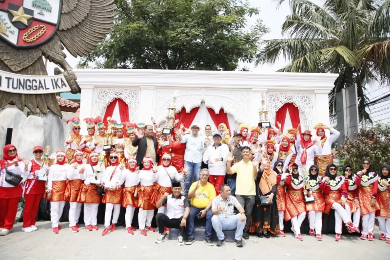 Hadiri Festival Dekorasi Pilar Lempar Pujian