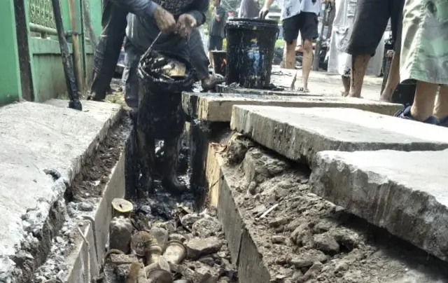 Keseruan 17-an di RW 01 Pamulang Barat, Dari Pegang Mic Sampai Pegang Cangkul dan Pengki&nbsp;&nbsp;
