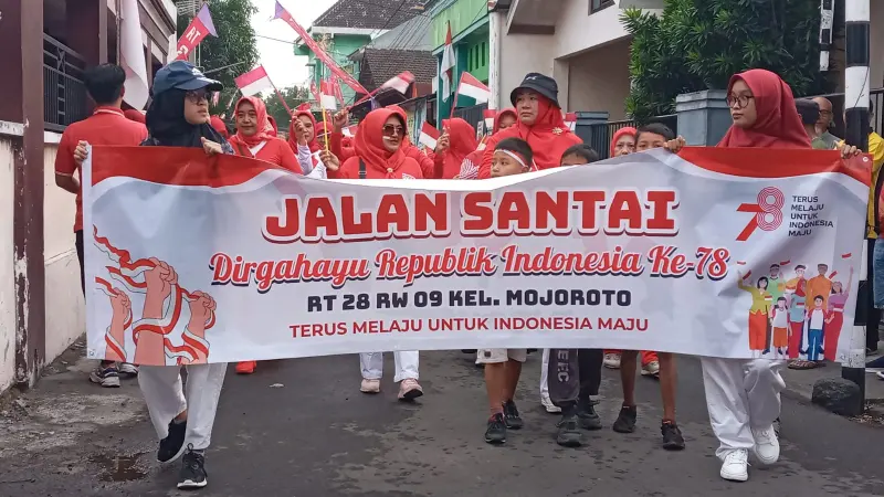 Warga Mojoroto Kota Kediri Tumpah Ruah Meriahkan HUT RI Ke 78