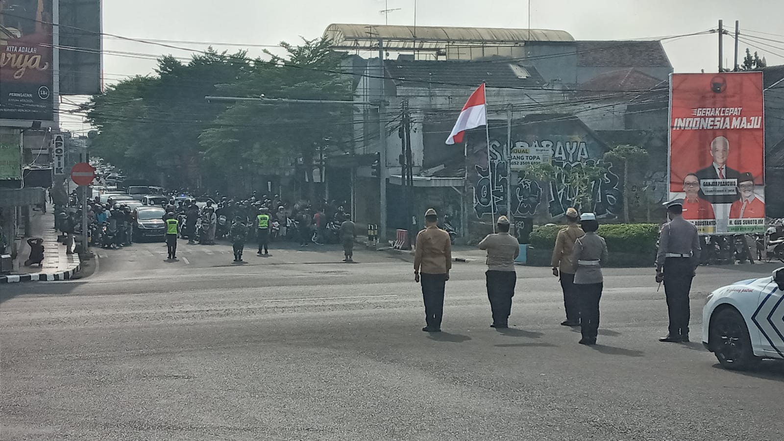Peringati Hari Pahlawan, Pengendara di Kota Kediri Heningkan Cipta