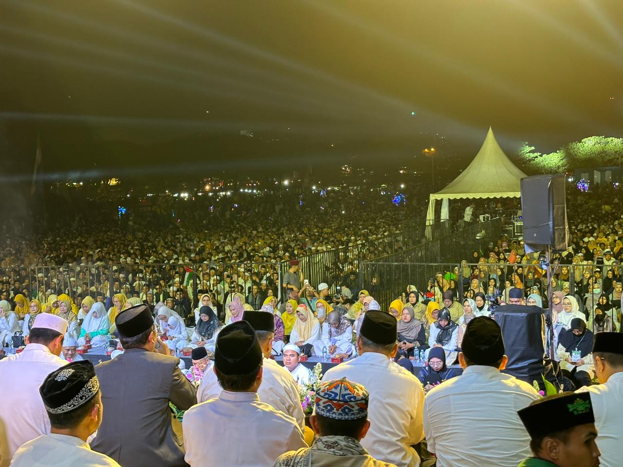 50 Ribu Jamaah Padati Tangsel Bershalawat, Syekher Mania Datang dari Berbagai Daerah