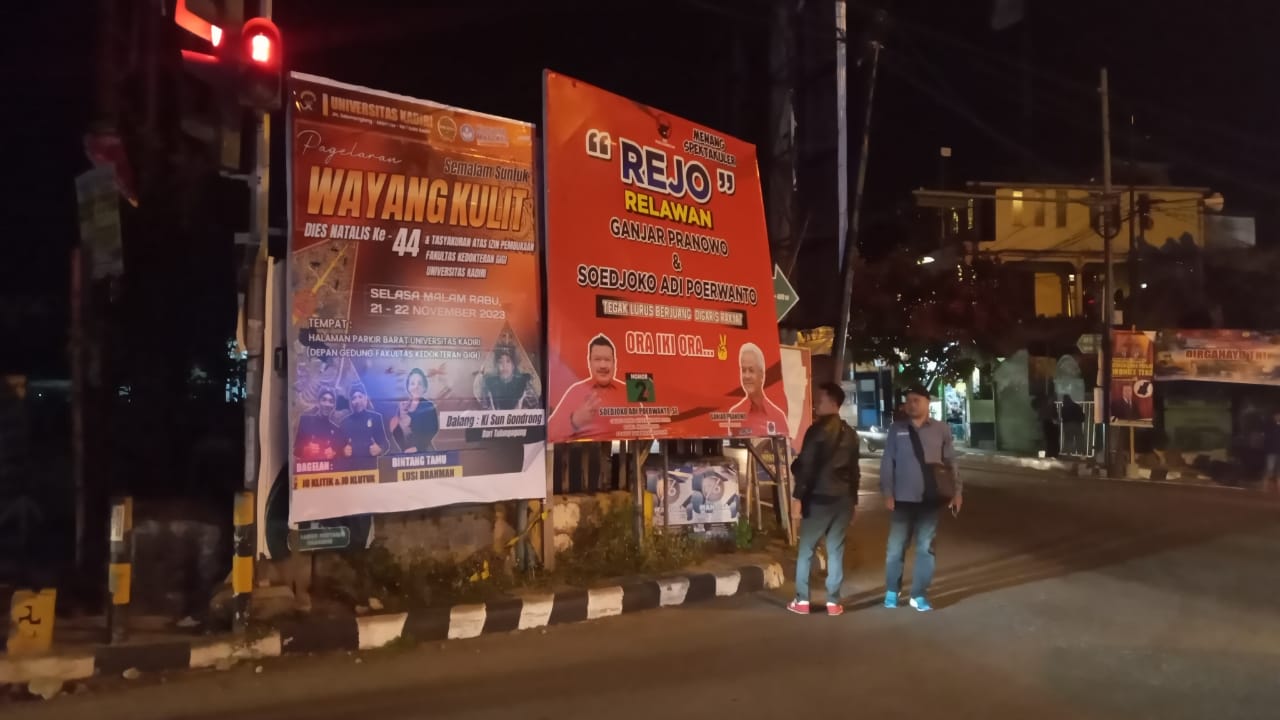 Bawaslu Kota Kediri Tertibkan Baliho dan Spanduk Non APK