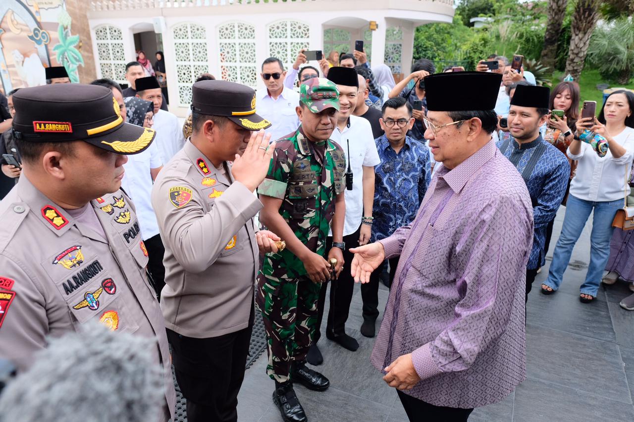 Polres Blitar Kota Kawal Kedatangan SBY ke Makam Bung KarnoÂ 