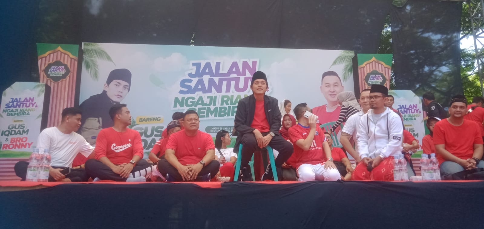 Gus Iqdam Bareng Bro Ronny Jalan Santuy Bersama Warga Kota KediriÂ 