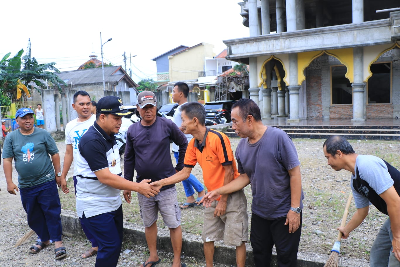 Sambut HUT Kota Tangerang ke 31, Warga Kerja Bakti MassalÂ 