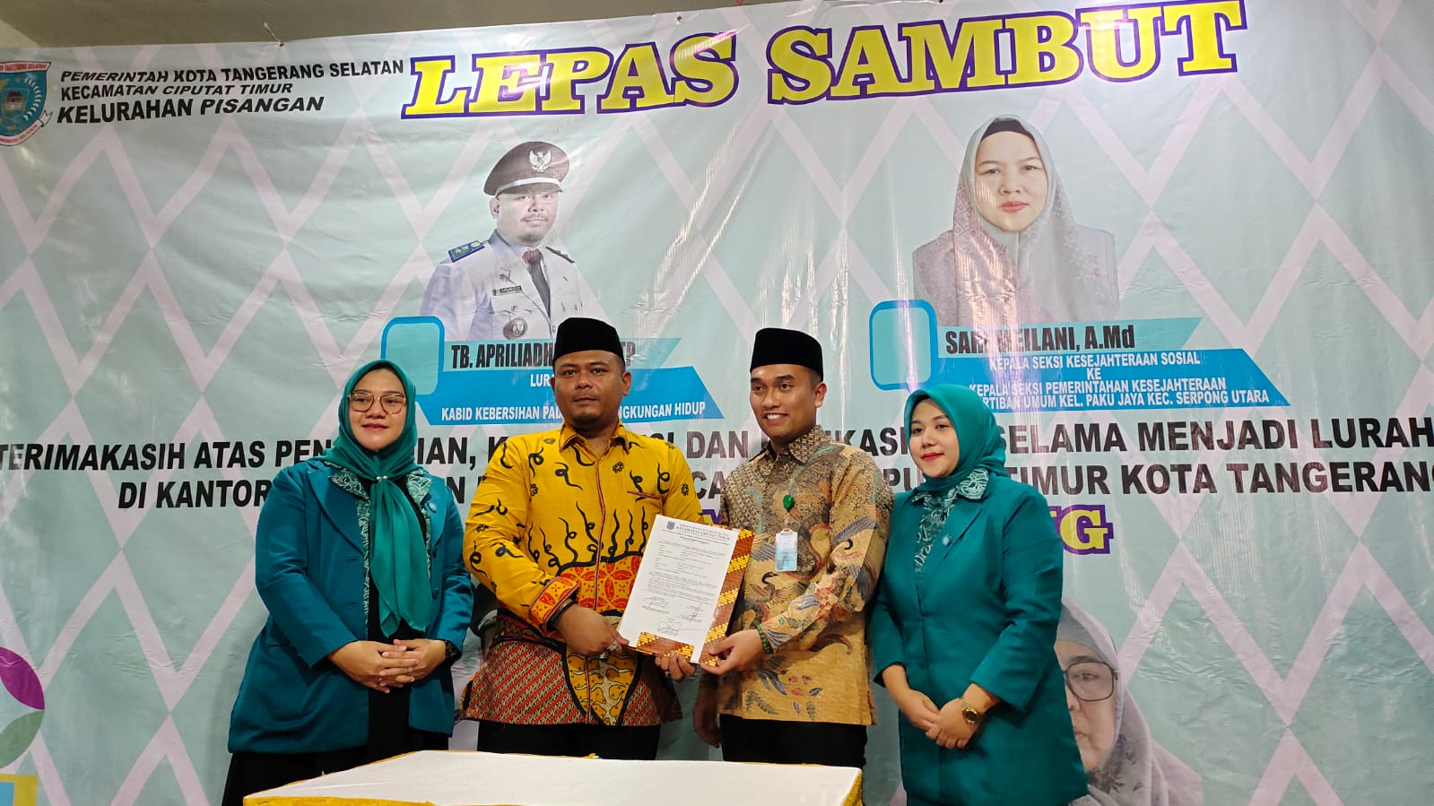 Suasana Haru Saat Lepas Sambut, Tb Apriliadhi Â Mulai Berkantor di DLH Senin Lusa