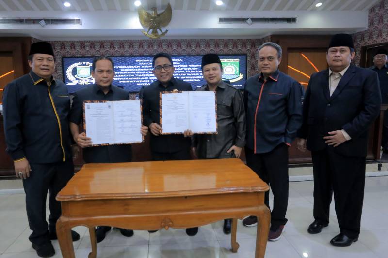 DPRD Kota Tangerang Sahkan Perda Pesantren