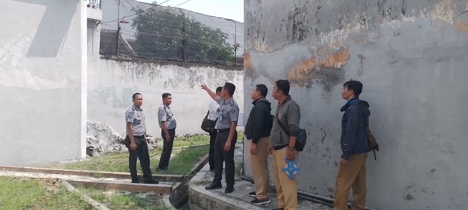Peninggian Tembok Keliling Lapas Kelas IIA Kediri Cegah Gangguan Dari LuarÂ 