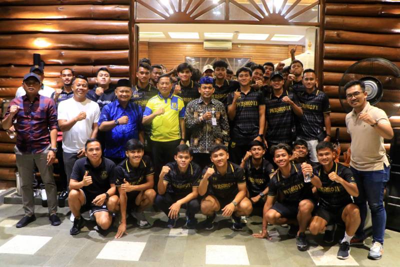 Lolos 8 Besar Liga 3, Pj Wali Kota Ajak Pemain Persikota Makan Bersama