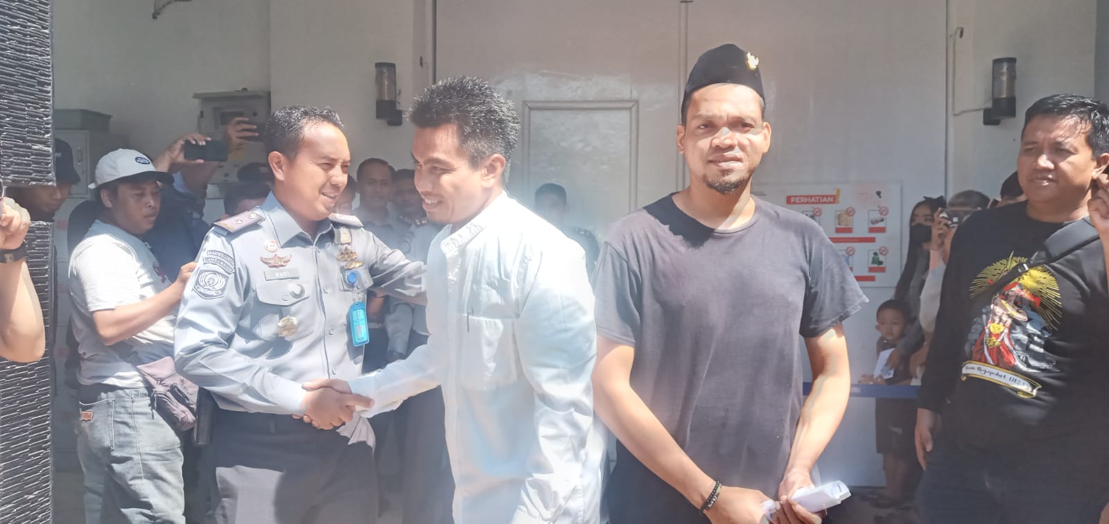 Dua Napiter Lapas Kediri Dibebaskan, Dikawal Densus Anti Teror