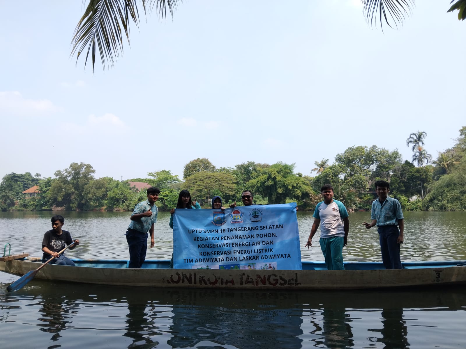 OKP Ganespa dan SMPN 18 Tangsel Tebar Ikan Hingga Tanam Pohon di Situ 7 Muara