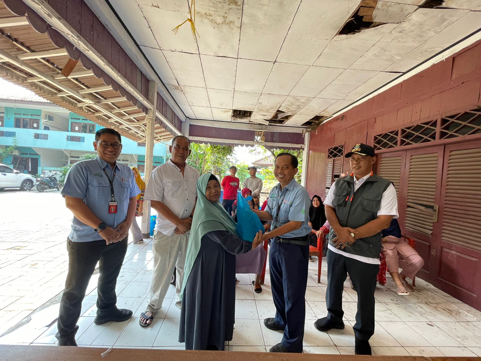 Harga Kebutuhan Pokok Naik, Indah Kiat Tangerang Salurkan Seribu Paket SembakoÂ 