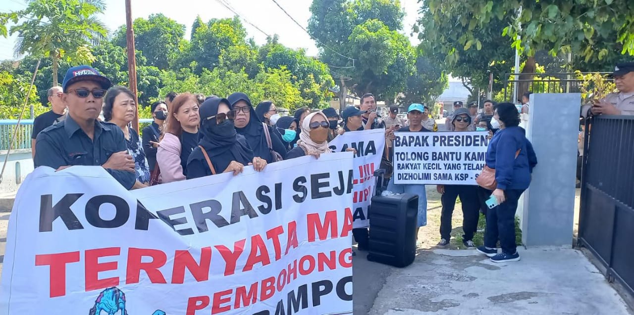 Uang Simpanan tak Kunjung Balik,Â Nasabah Koperasi Simpan Pinjam Sejahtera Bersama Gelar Aksi