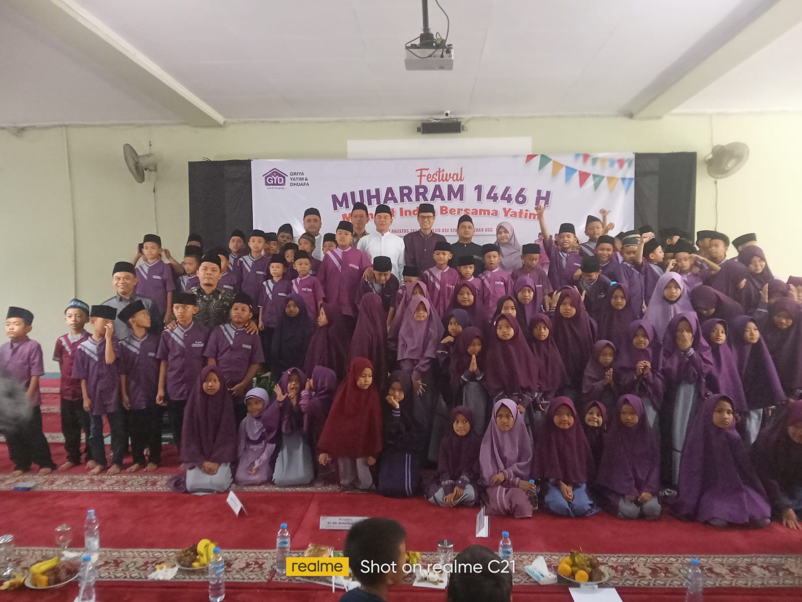 Festival Muharram 1446 H Griya Yatim & Dhuafa, Berbagi Bersama Ratusan Anak Yatim