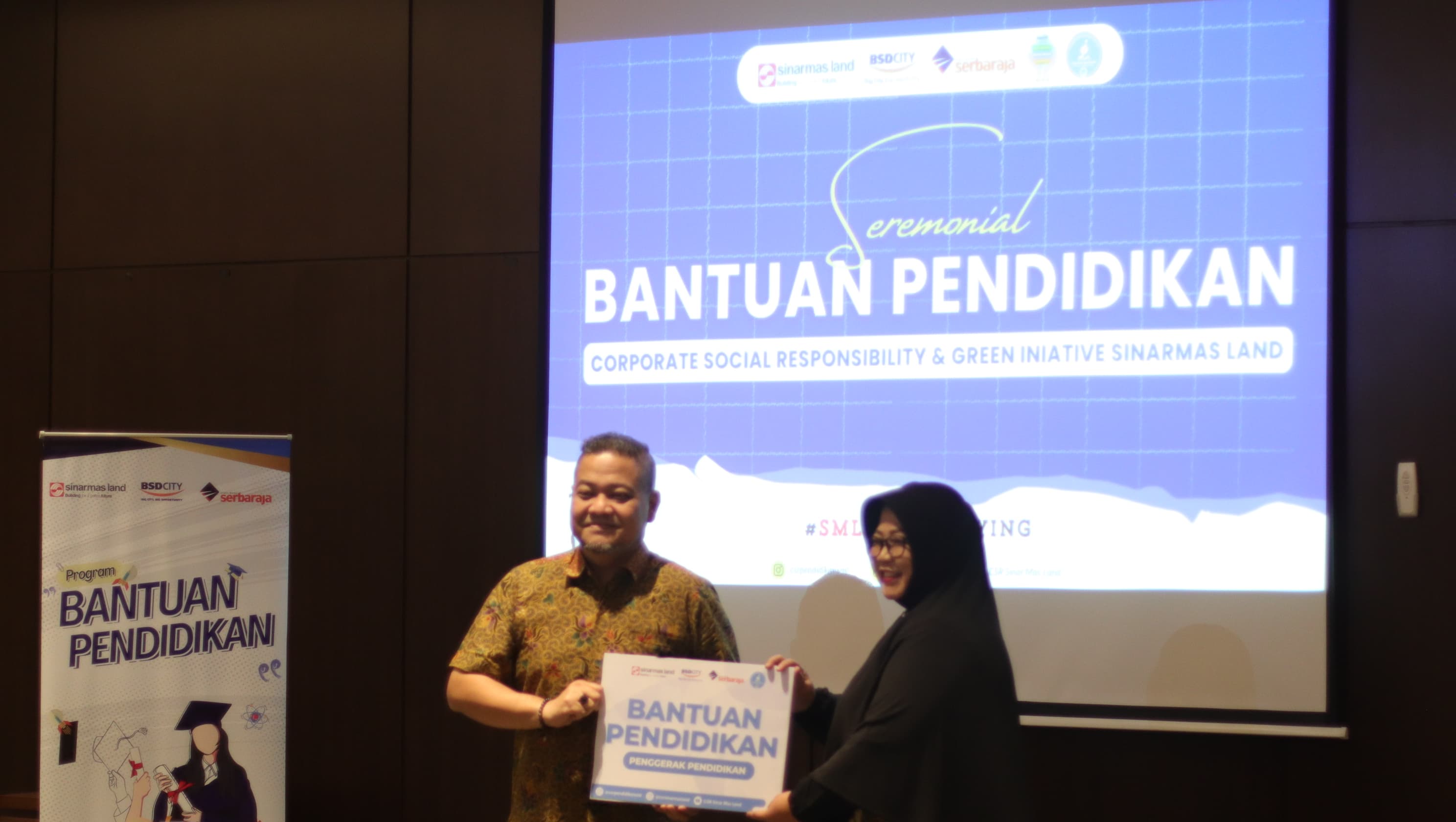 Sinar Mas Land Salurkan Bantuan Pendidikan Bagi 286Â  Anak Di Sekitar BSD City