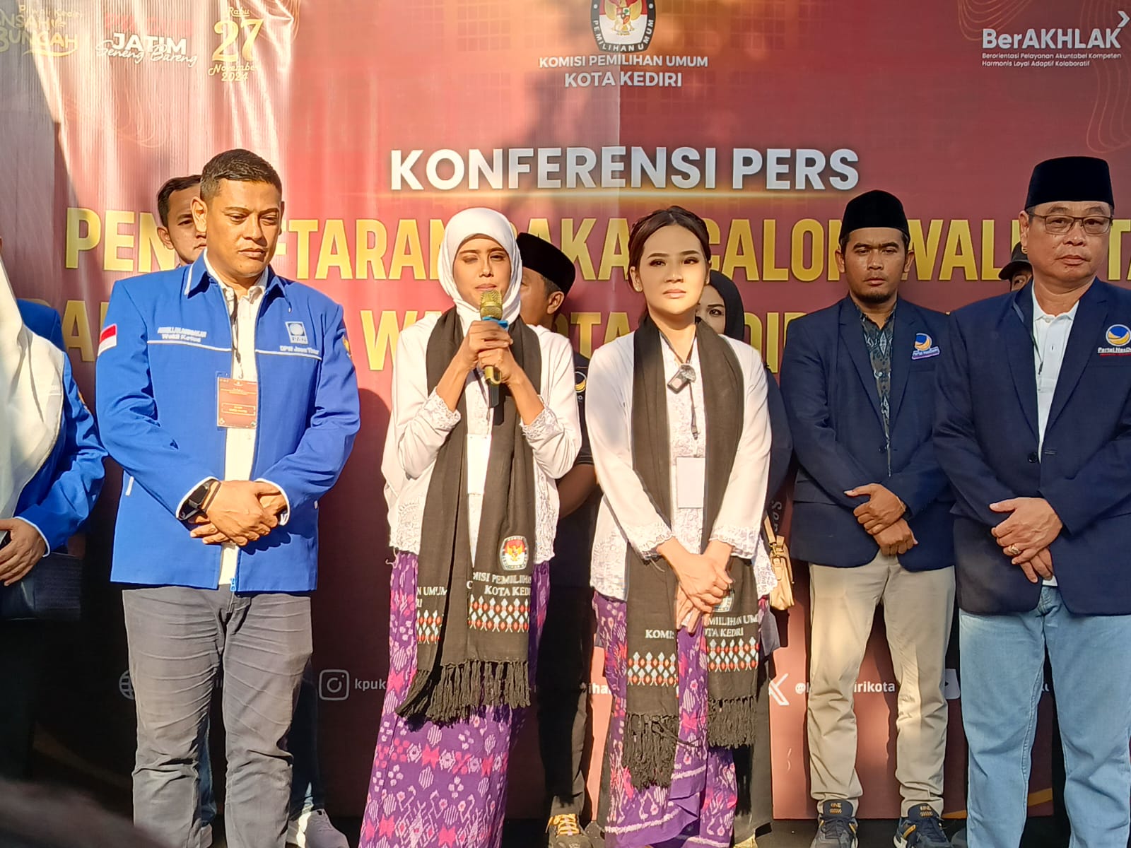 Paslon Fren Serahkan Pendaftaran ke KPU Kota Kediri