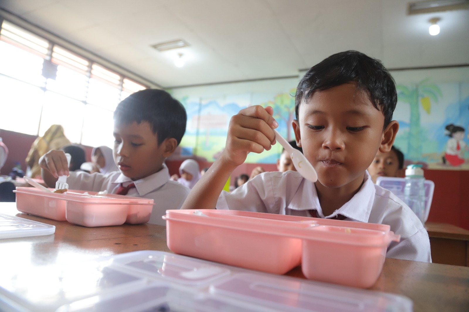 448 Siswa SDN Parung Serab Antusias Ikuti Makan Bergizi Gratis