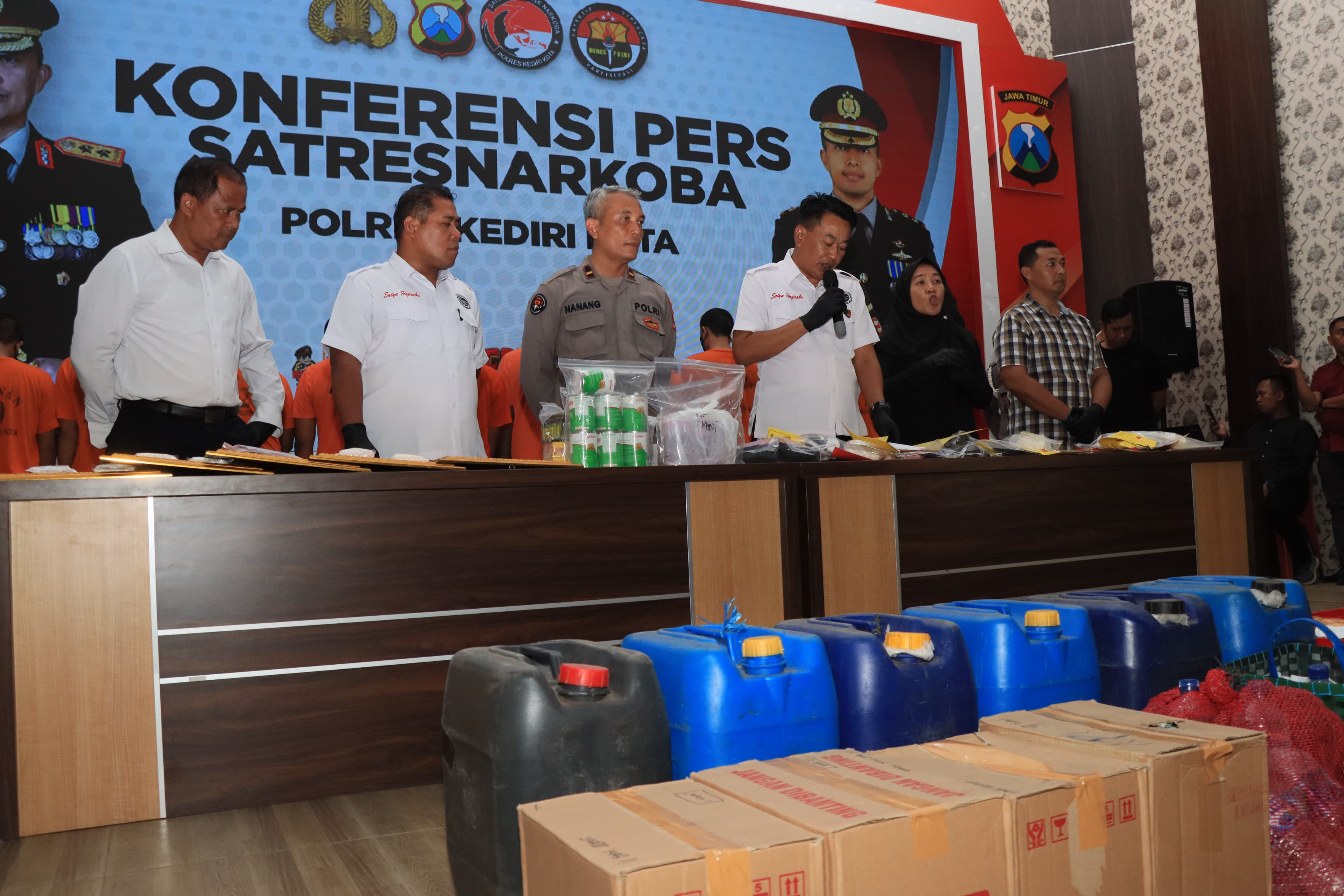 Miras Oplosan Es Moni Viral Di Medsos, Penjual Diamankan Polres Kediri Kota
