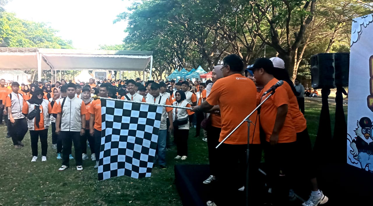 Melalui Jalan Sehat, Bawaslu Kota Kediri Ajak Masyarakat Awasi Pemilukada