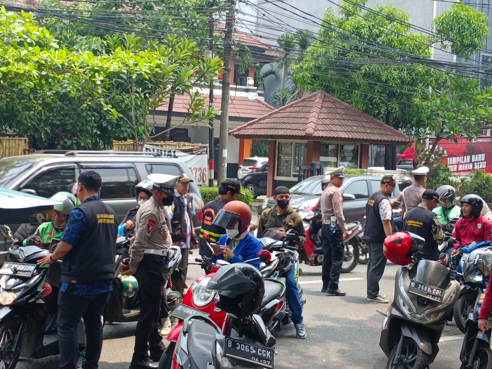 Tingkatkan Kesadaran, Samsat Cikokol Razia Pajak Kendaraan Bermotor