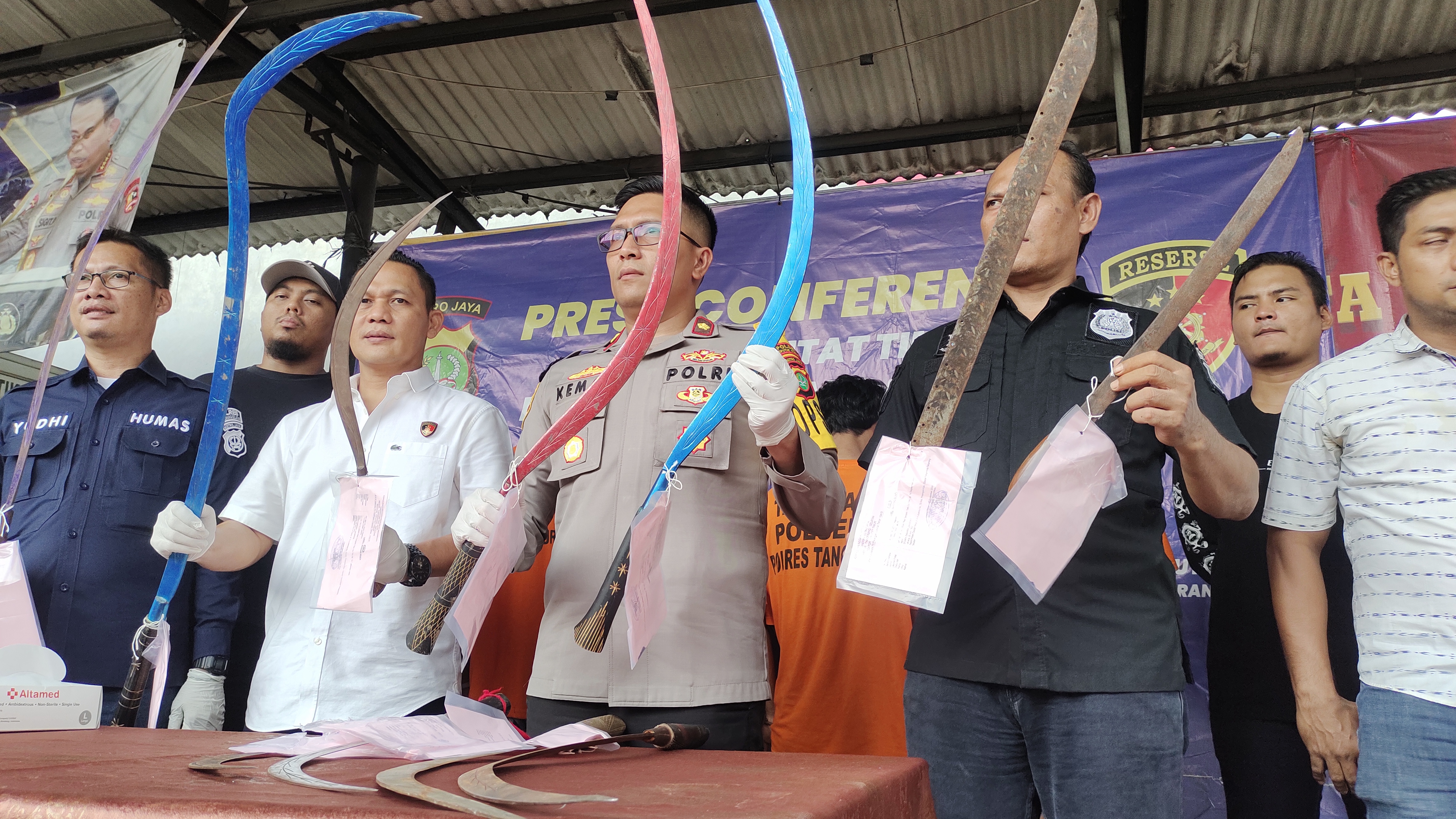 Dalam Sepakan, Polsek Ciputat Timur Tangani Tiga Kasus Tawuran Berikut Barang Bukti dan Pelaku Diamankan
