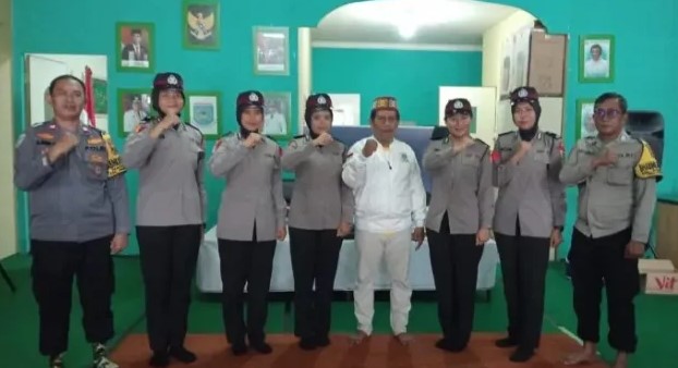 Da\'i Kamtibmas Polsek Pamulang, H Ahmad Firdaus Doakan Siswi Sepolwan Angkatan 56 Sukses Berkarir