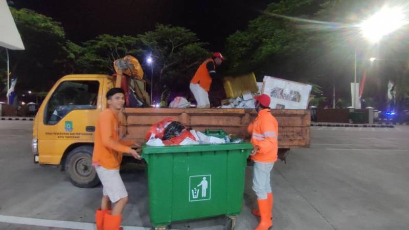 Pemkot Tangerang Terjunkan Ratusan Petugas Kebersihan di Malam Pergantian Tahun