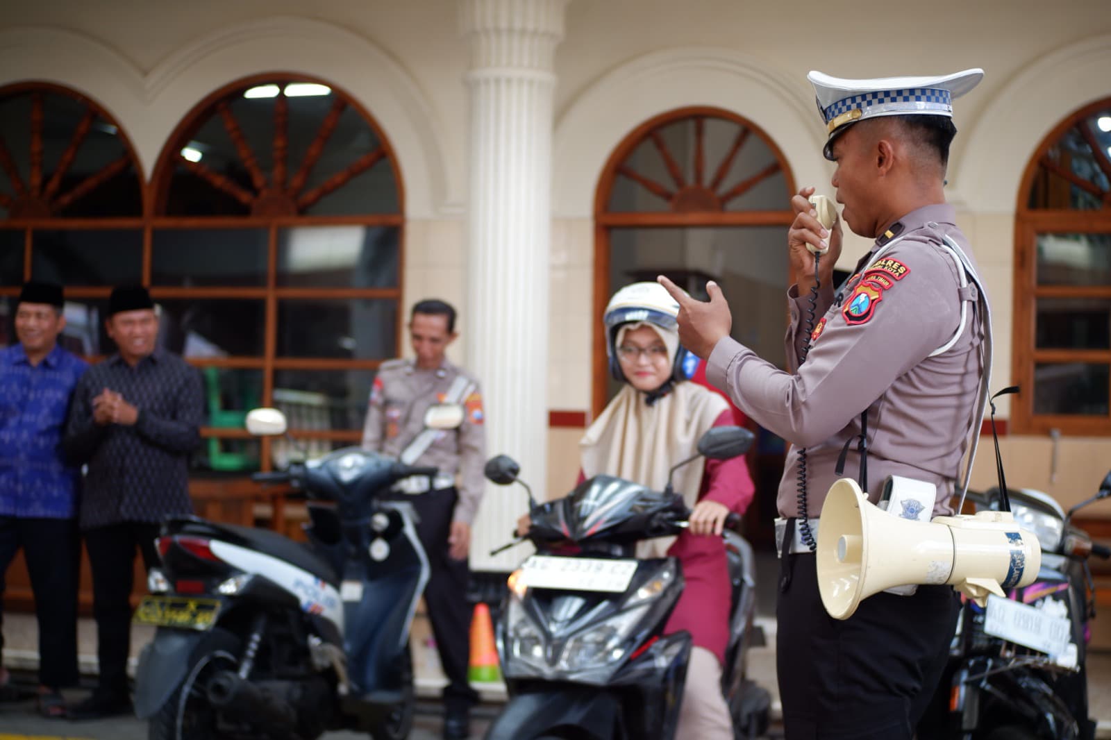 Polres Kediri Kota Latih  Santri Road Safety