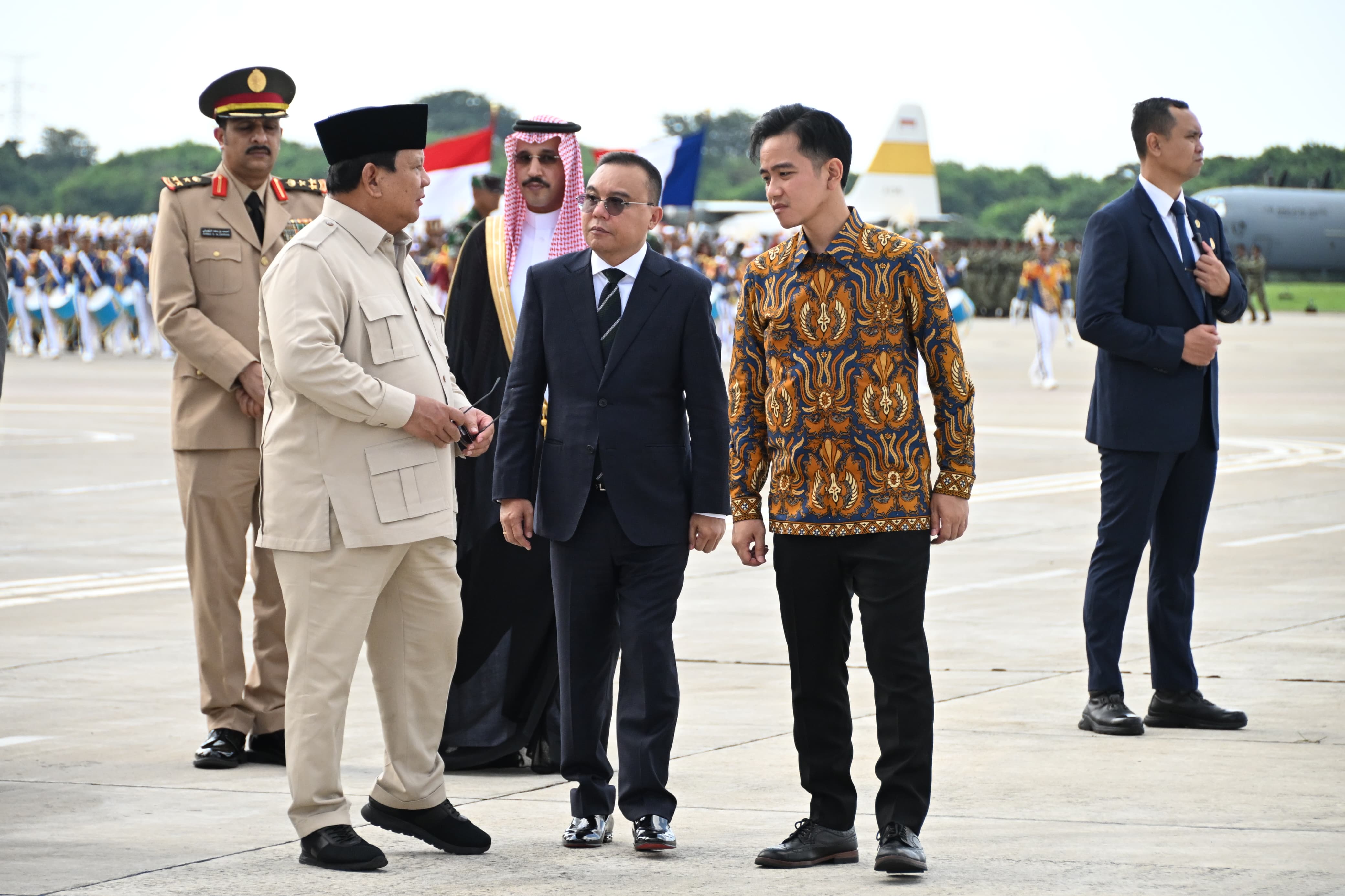 Wapres Lepas Keberangkatan Kunjungan Kenegaraan Presiden Prabowo ke Arab Saudi