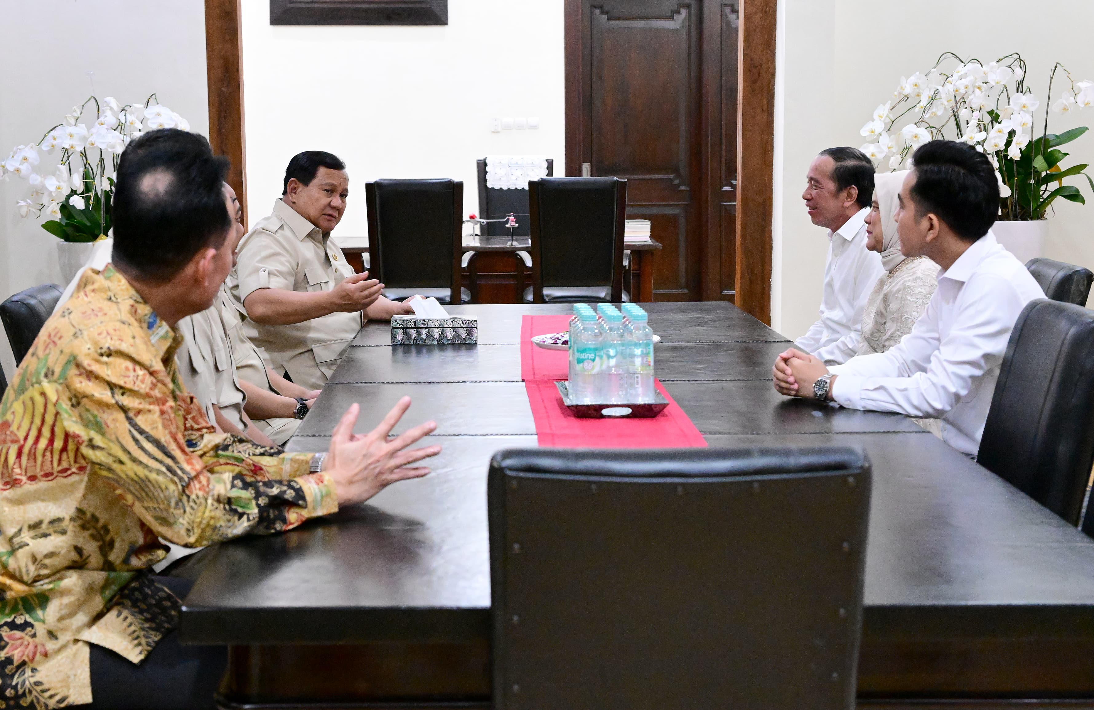 Wapres Gibran Dampingi Presiden Prabowo Bertemu Jokowi, Bahas Diplomasi Internasional