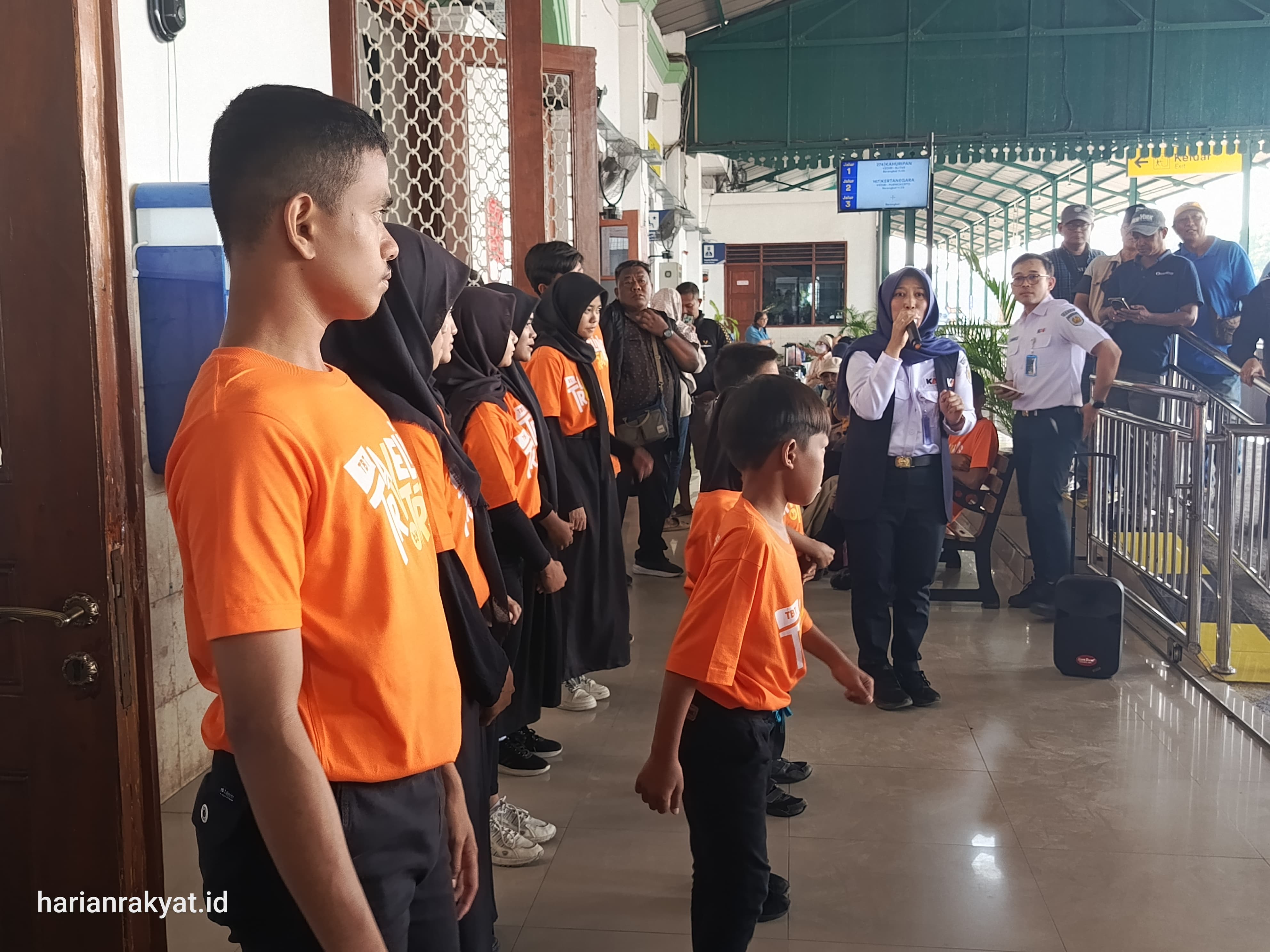 Peringati Hari Anak Nasional, KAI Daop 7 Madiun Ajak Anak Disabilitas Naik Kereta Gratis