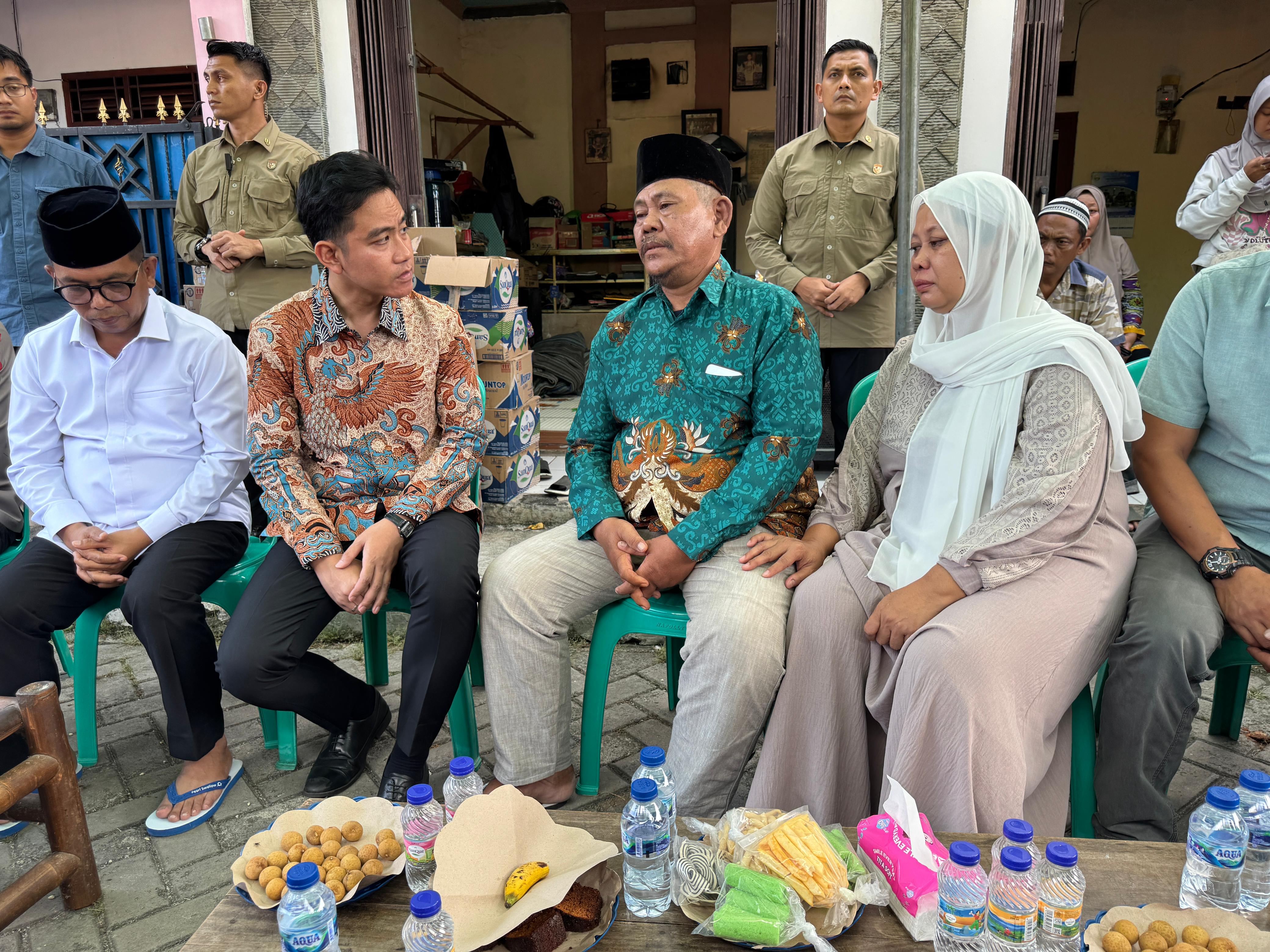 Kunjungi Kediaman Andika Lutfi Falah, Wapres Sampaikan Belasungkawa dari Presiden Prabowo Subianto
