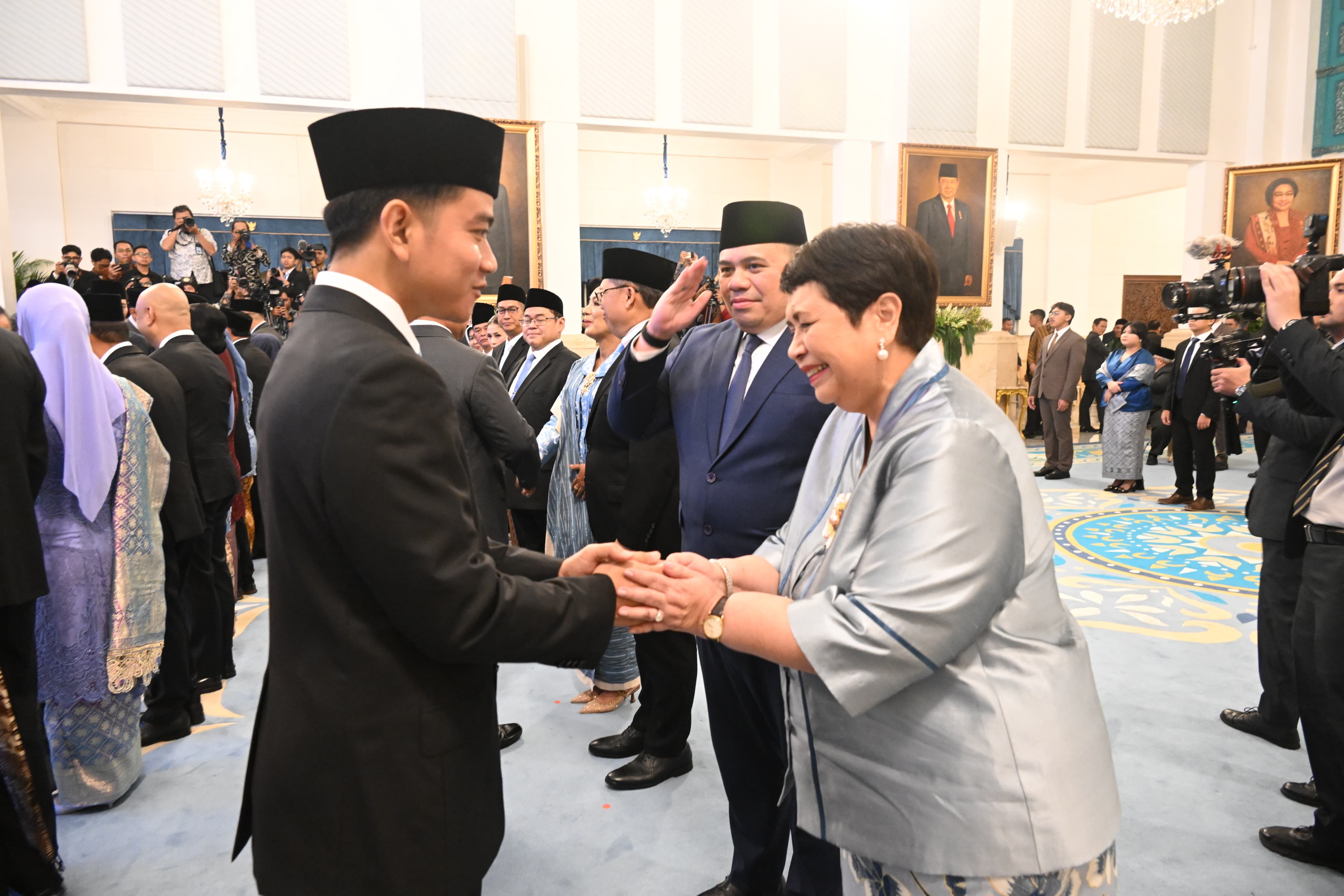Wapres Gibran Dampingi Presiden Prabowo Saksikan Pengucapan Sumpah Anggota Komisi Yudisial Masa Jabatan 2025-2030 dan Lantik Duta Besar LBBP RI