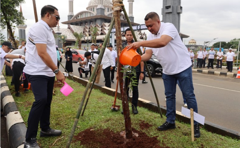 Bupati Bogor Rudy Susmanto Pimpin Tanam 1.000 Pohon