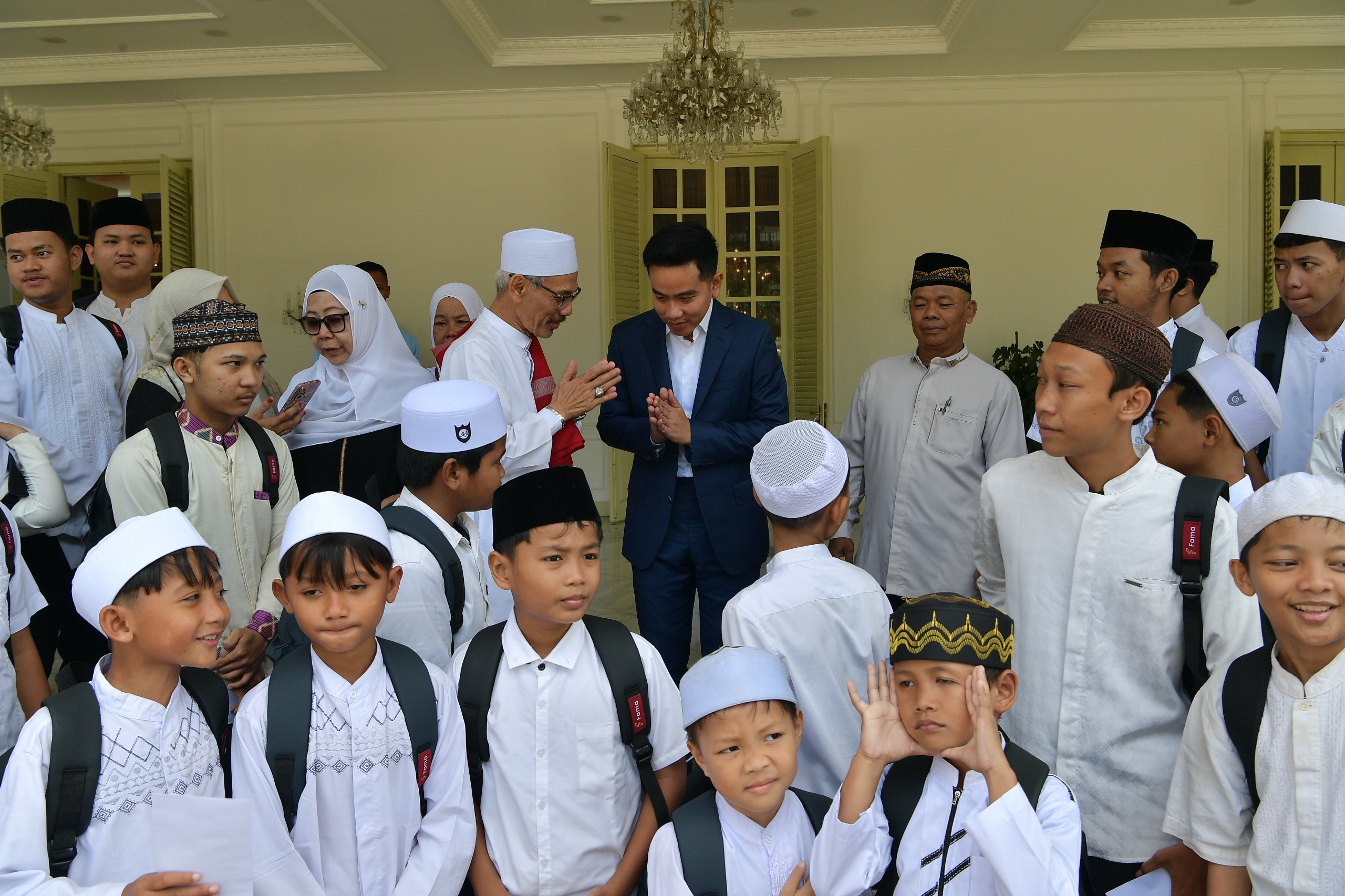 Ramadan Penuh Kepedulian, Wapres Gibran Santuni Anak Yatim
